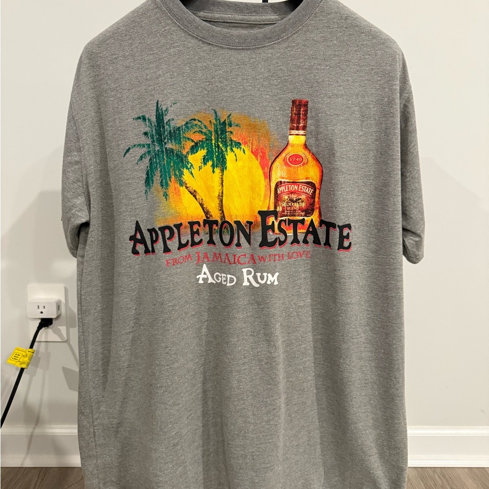 Apple Gray Rum Tee with Tropical Graphic - Short Sleeve
